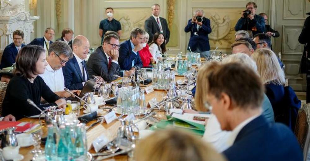 Qeveria gjermane firmos sot vendimin per emigrantet, kush merr leje qendrimi